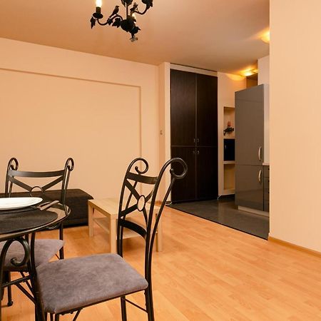 ורשה Wola Apartment With Balcony & Close To Metro By Noclegi Renters מראה חיצוני תמונה