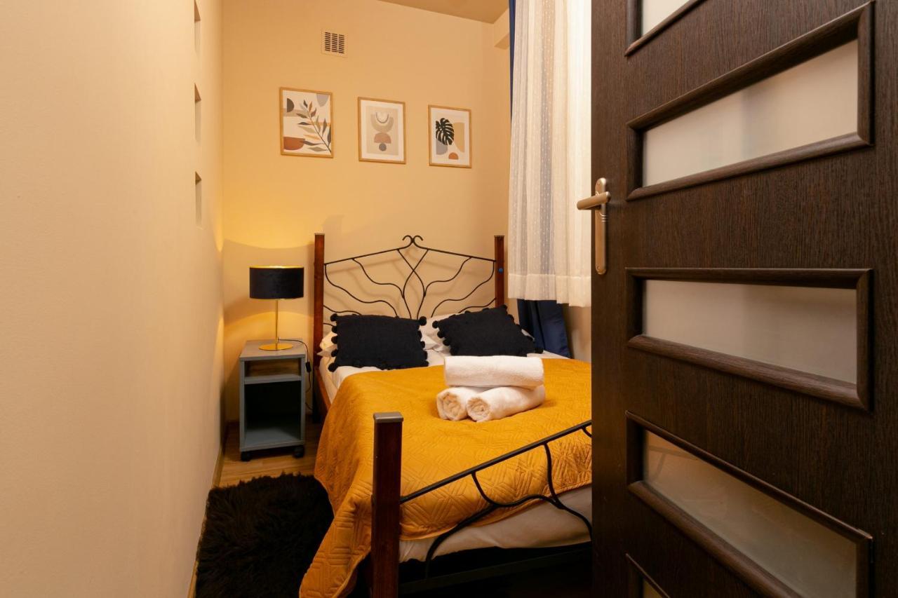 ורשה Wola Apartment With Balcony & Close To Metro By Noclegi Renters מראה חיצוני תמונה